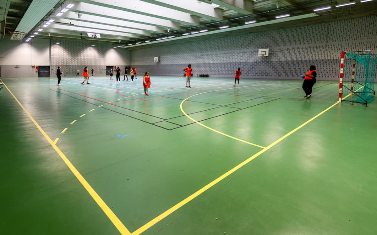 Paris sport proximité : Foot féminin au gymnase Pierre Rémond