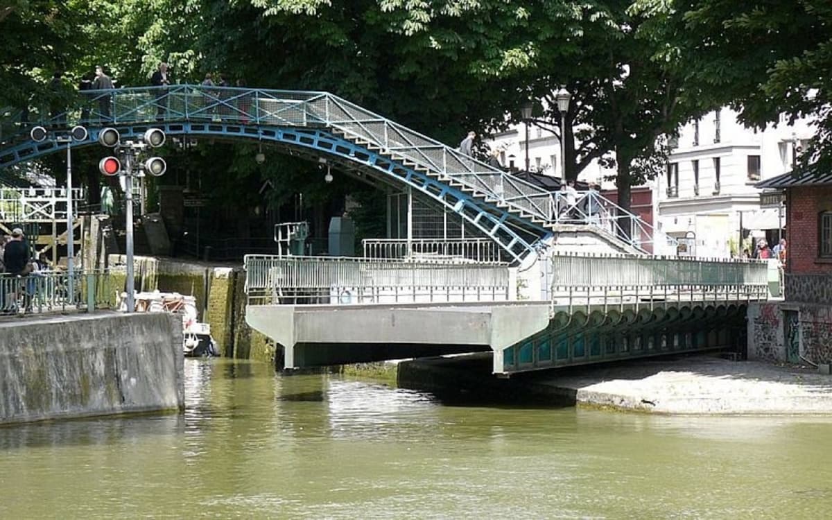 Canal écluse pont tournant