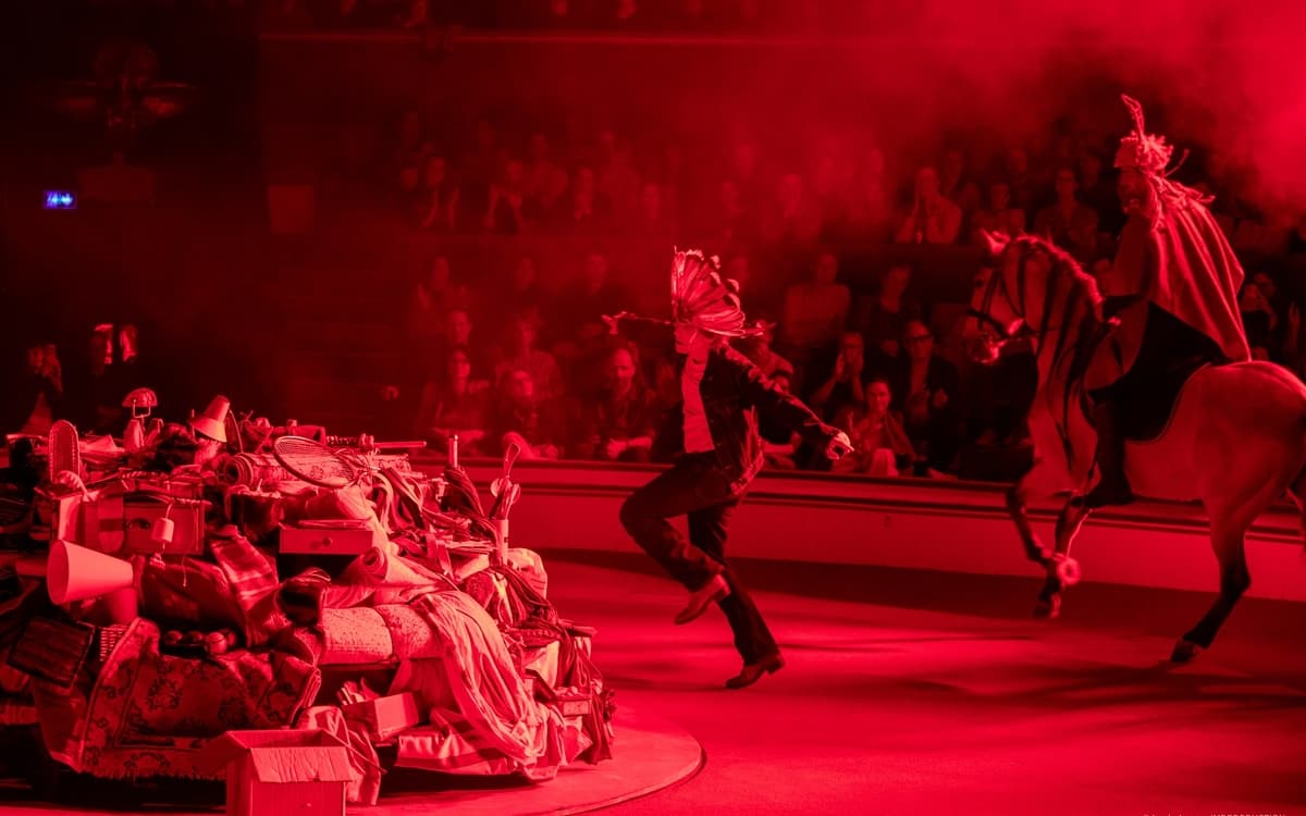 Spectacle d'Alex Lutz au cirque d'Hiver