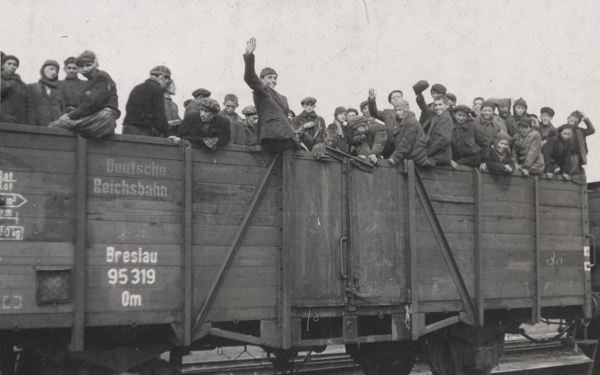 La fin de la Shoah. Survivre, témoigner, juger