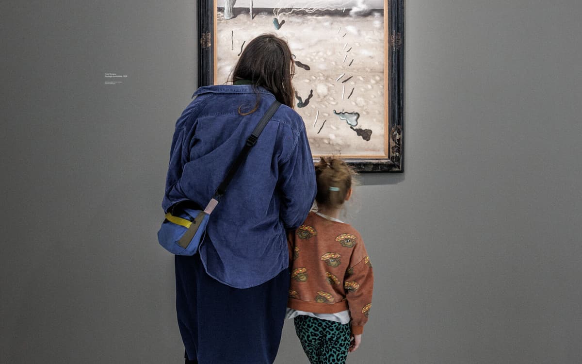 Vue de l’exposition « Clair-obscur », Bourse de Commerce – Pinault Collection, Paris, 2026. Photo Florent Michel 11h45 Pinault Collection
