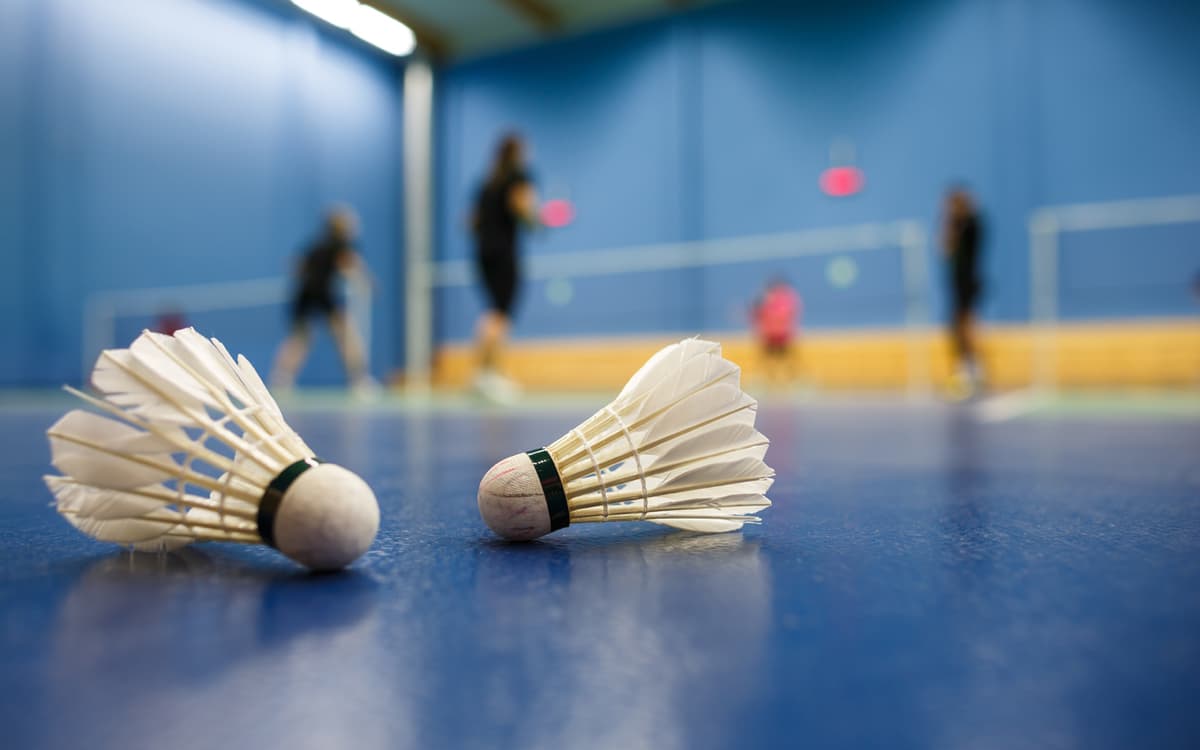 Paris sport proximité : Badminton et Futsal à la Halle Sportive Dunois