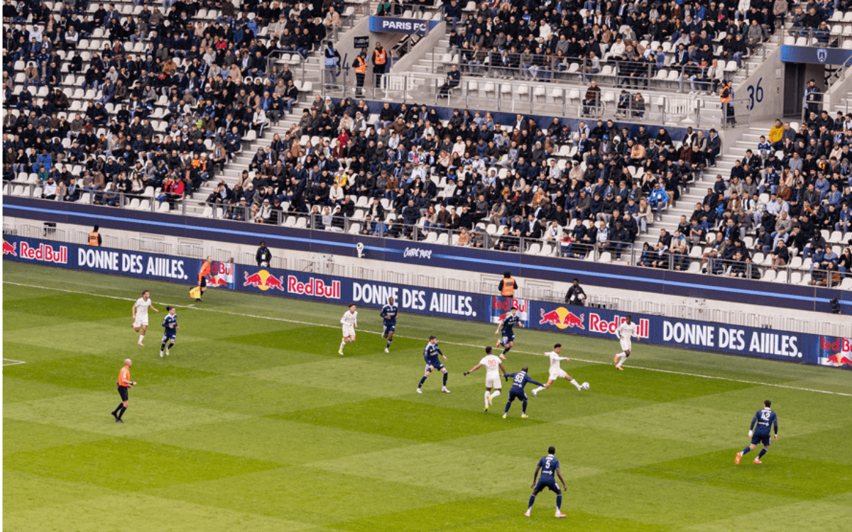 Paris FC au stade Jean-Bouin (16e).