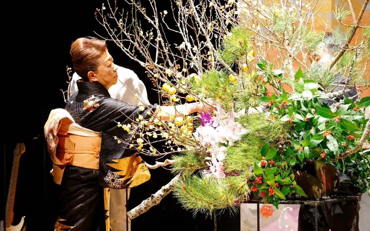 Performance "Dans une composition, une fleur est une personne "