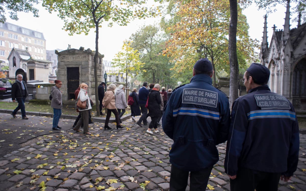 Agents d’accueil et de surveillance de cimetières parisiens