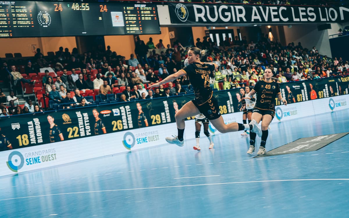 Linn Hansson joueuse de Paris 92 lors d'un match à Coubertin