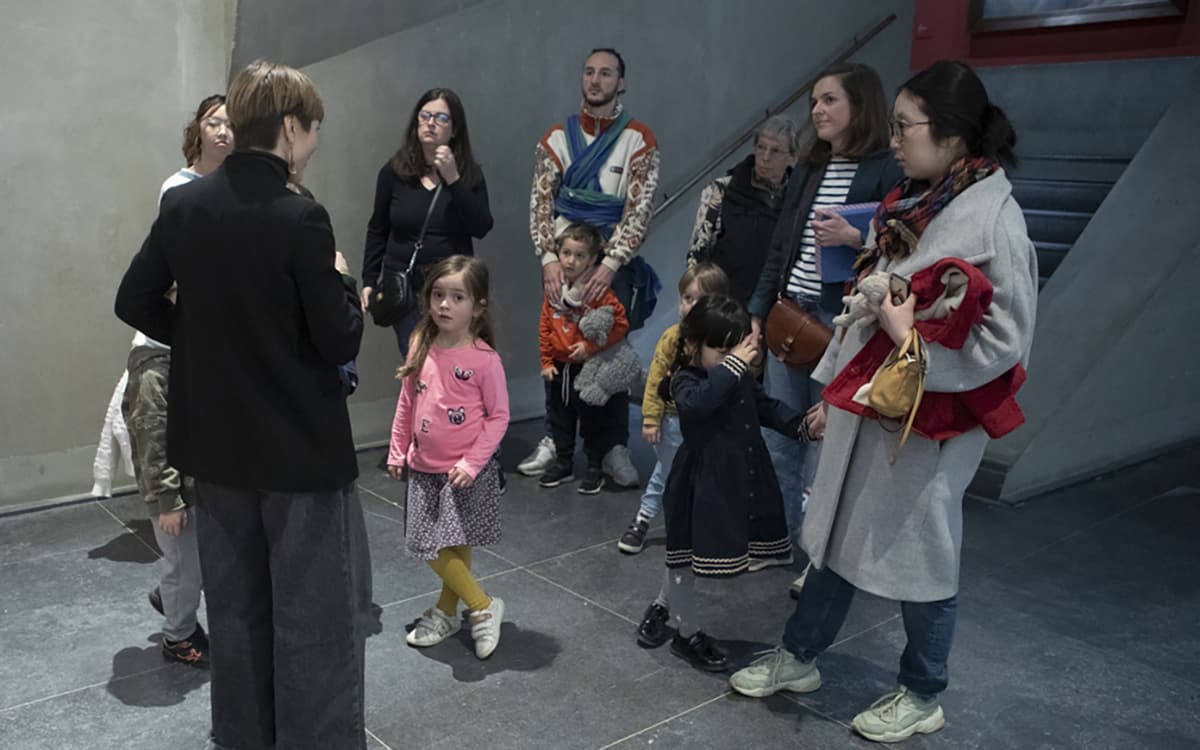 Visites guidées en famille de l'exposition "L'étoffe de l'artiste"