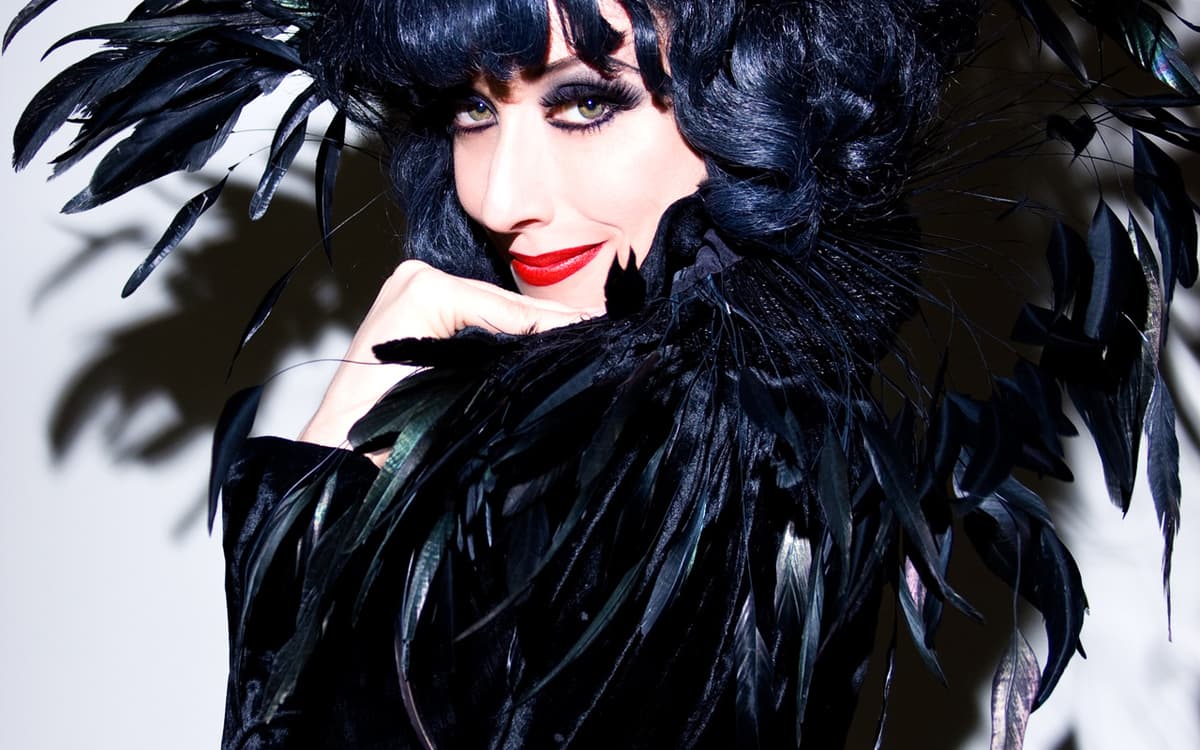 Meow Meow photographiée par Harmony Nicholas