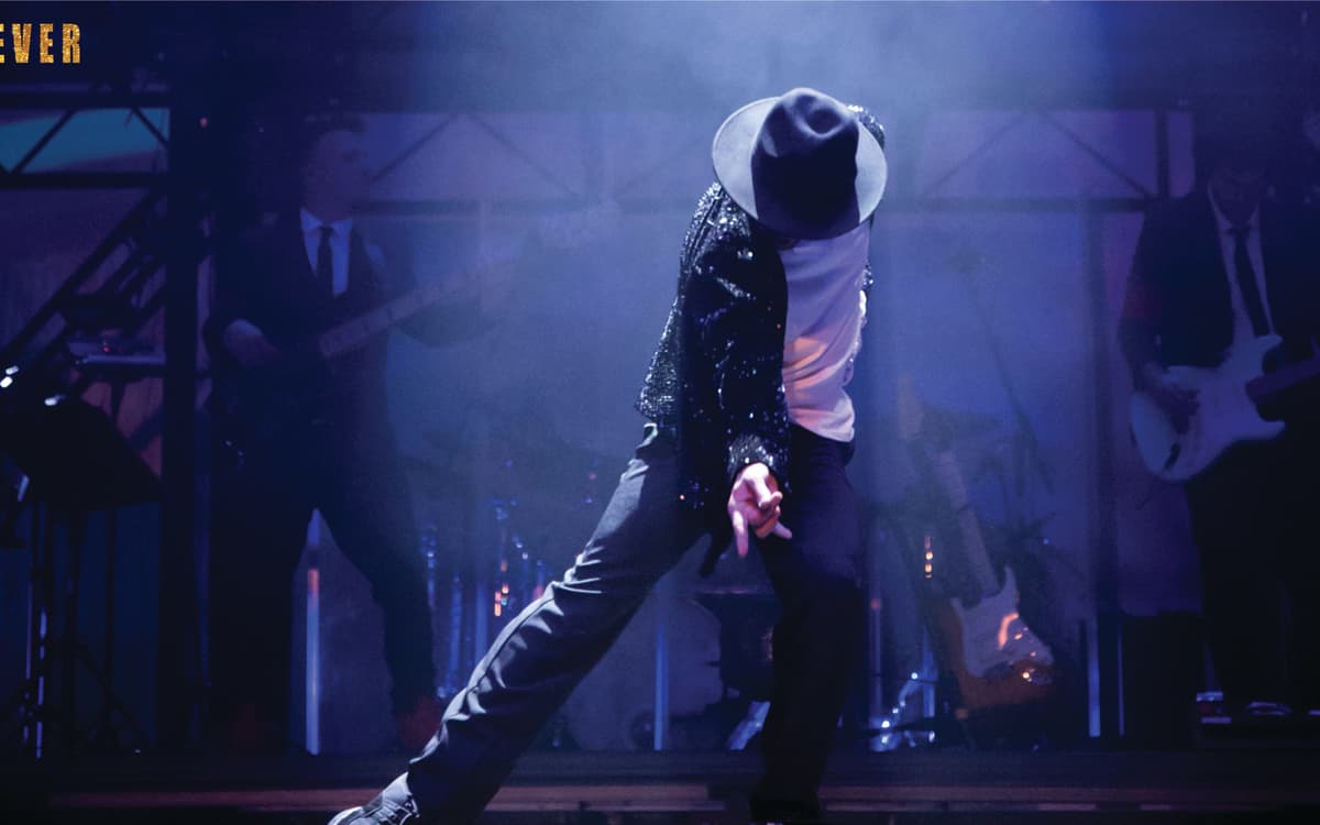 FOREVER THE BEST SHOW ABOUT THE KING OF POP